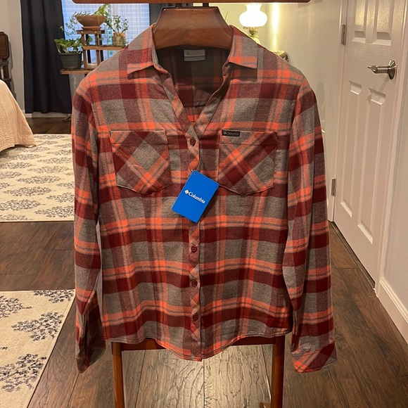 Columbia Tops - NWT Columbia Women’s Flannel Button Down V-neck Plaid sz S